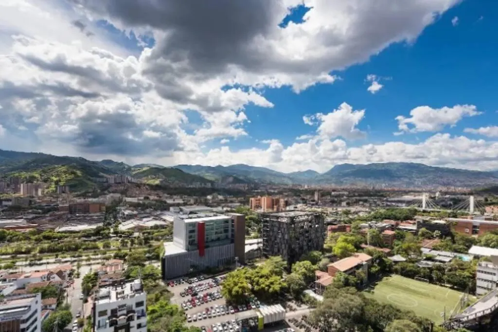 ميديلين Top Floor Studio! Poblado, A/C, Coworking, Gym 1416 0*,  كولومبيا