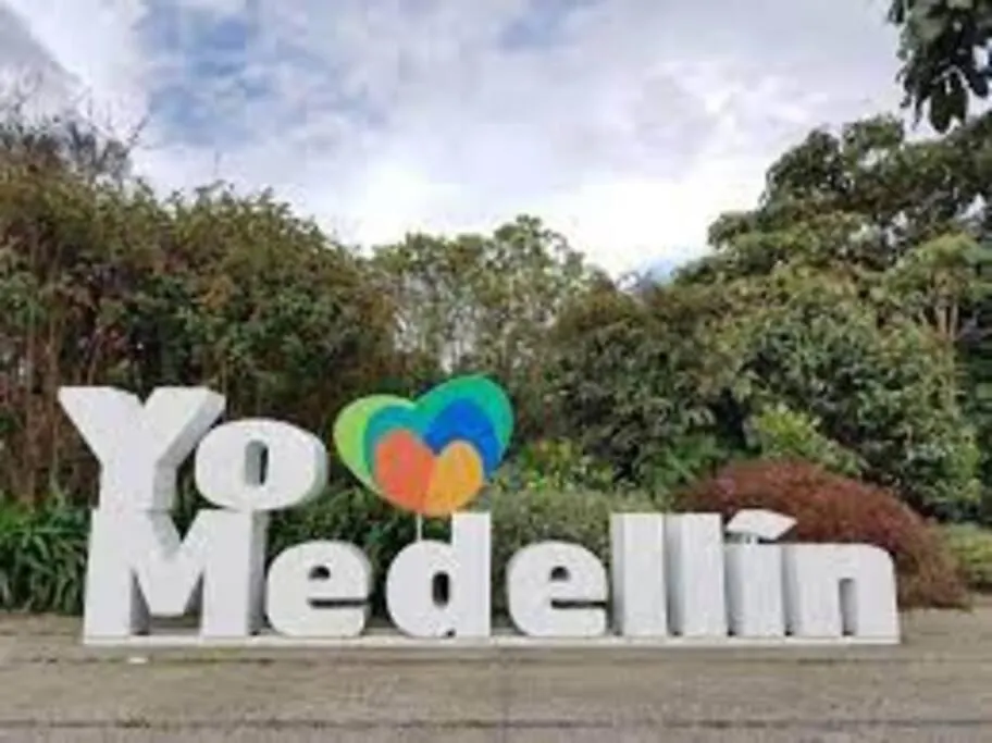 ميديلين Top Floor Studio! Poblado, A/C, Coworking, Gym 1416