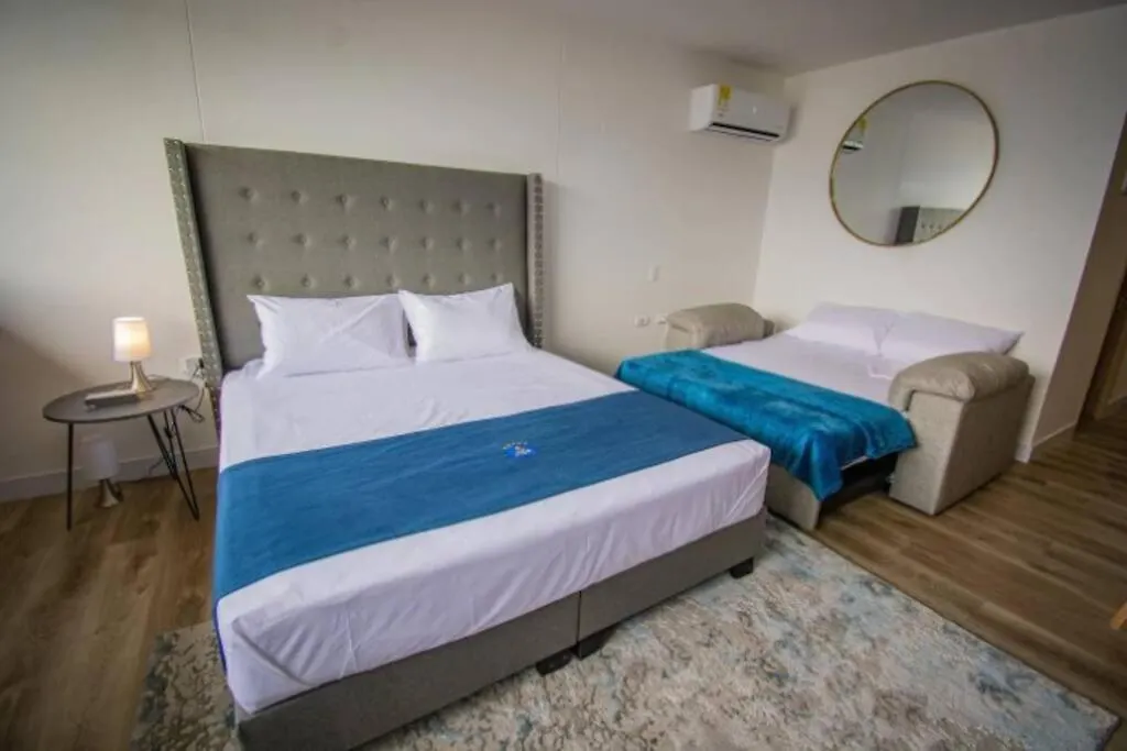 Apartment Top Floor Studio! Poblado, A/C, Coworking, Gym 1416 Medellin