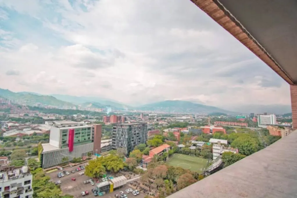 شقة ميديلين Top Floor Studio! Poblado, A/C, Coworking, Gym 1416 كولومبيا